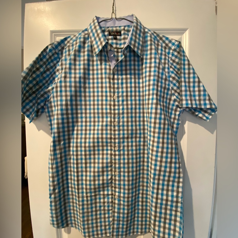 Men’s short sleeve button up